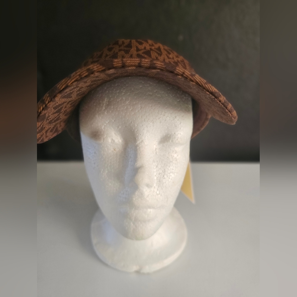 Michael Kors Monogram Cap - Picture 2 of 7